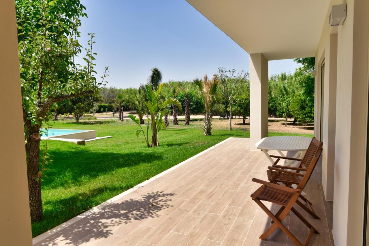 Villa Sirgole Rosa With Pool, Galatina クトロフィアーノ エクステリア 写真