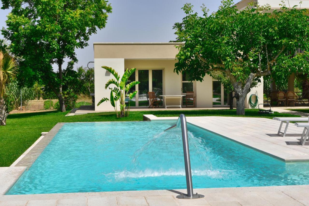 Villa Sirgole Rosa With Pool, Galatina クトロフィアーノ エクステリア 写真